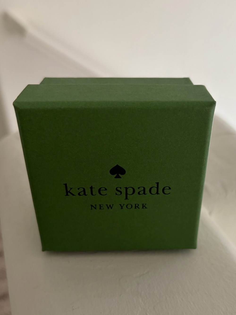 Kate Spade “All Tied Up” Studs NIBox - Picture 3 of 5